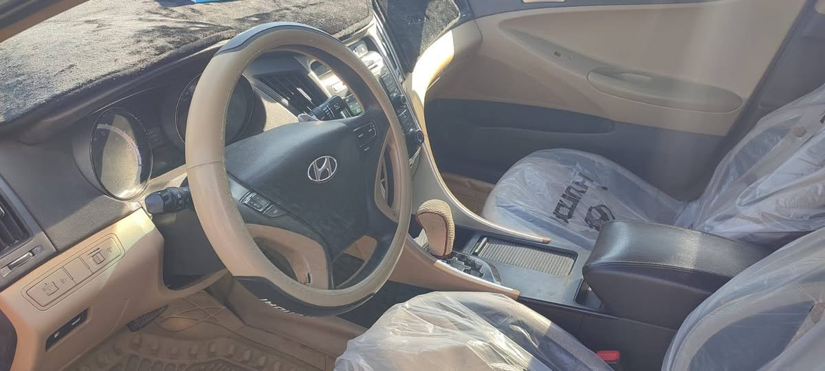 سوناتا موديل 13خليجي رقم بابل انكليزي بسمي  مكفوله كفاله عامه فقط الي بل سونار اشاير تحكم ستيرن مكينه 2400دوش هزه جديده سنويه جديده لل30
سعرها 135وبيها مجال مكان بابل ***********
