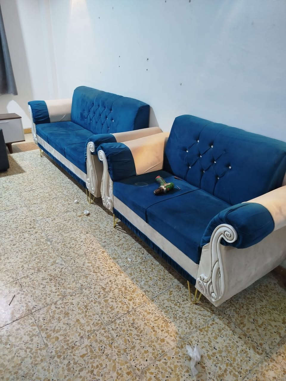 سلام وعليكم قنفات لبيع خوش نوعيه كلشي مابيهن جددد نظاف السعر ٥٠٠ وبي مجال العنون نجف حي العداله 
الرقم ***********
