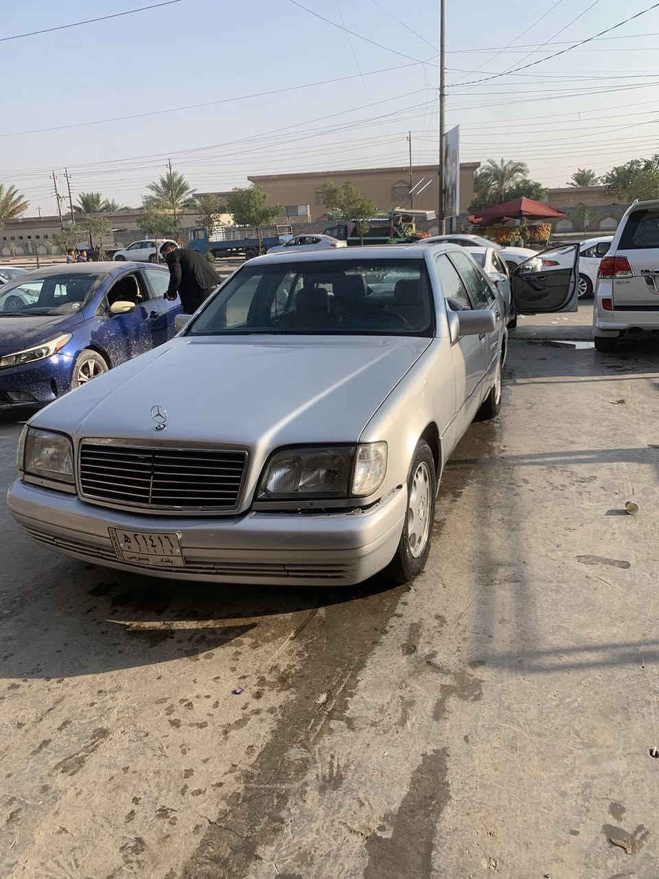 السلام عليكم
مارسيدس W140
للبيع فقط بدون مراوس
S 300 مكينه عدله تابوت نوزلات  مو عنكبوت 
اللون سلفر غير محدد مصبوغه جديد 
موديل 91
رقم بغداد
فتحه سقف
داخل مخمل لون رصاصي بلون السياره نظيف جدا 
كير ومكينه بحاله جيده صدر امامي وخلفي مبدلهن 
التايرات الاماميه جديده 
التايرات الخلفيه نظيفه 
منضومة بانزين جديده 
مكان السياره بغداد 
رقم ***********
السعر 58 وبيها مجال كلش قليل
