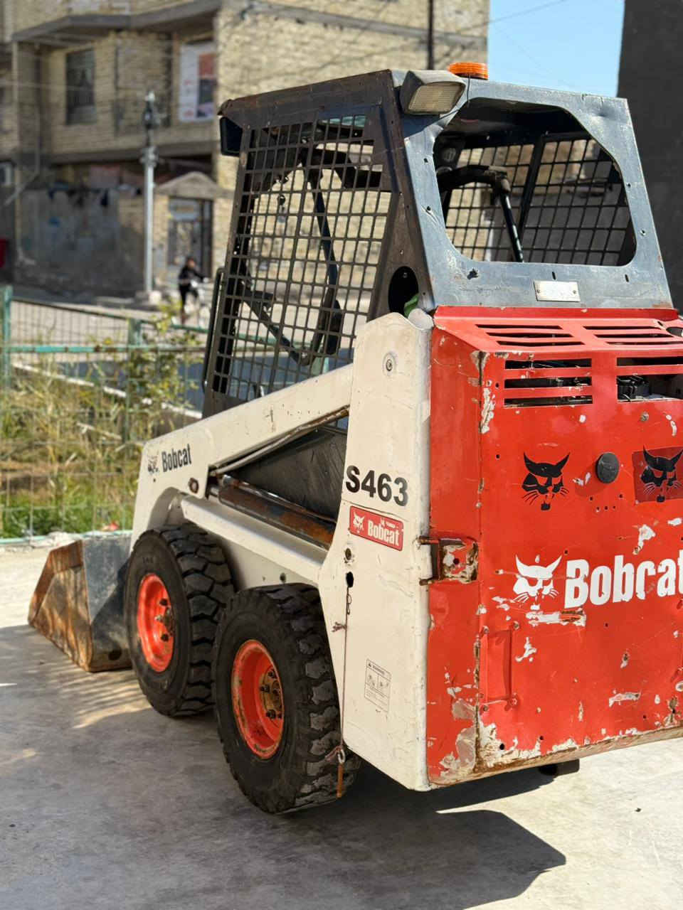 سلام عليكم ورحمة الله وبركاته شفل بوب كات بزون مكفوله مظخاته ما مفتوحه موديل ١٢  ما مشتغل بالخباطه  جديد  يصعد بالكيه الفحل هوة وغراظ الخباطه سويه ما يحتاج سيارة ثانيه  محرك جديد شرط ما مفتوح  ت***********
