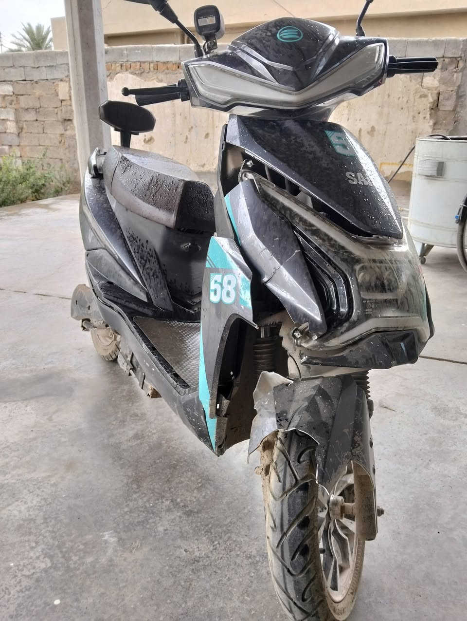 السلام عليكم ورحمة الله وبركاته
اخوان عندي هاي الدراجه للبيع شحن بيه عطل بسيط بلماشه وكسر بلكفر؟؟؟
وهذا رقمي أي استفسار 
***********
***********
