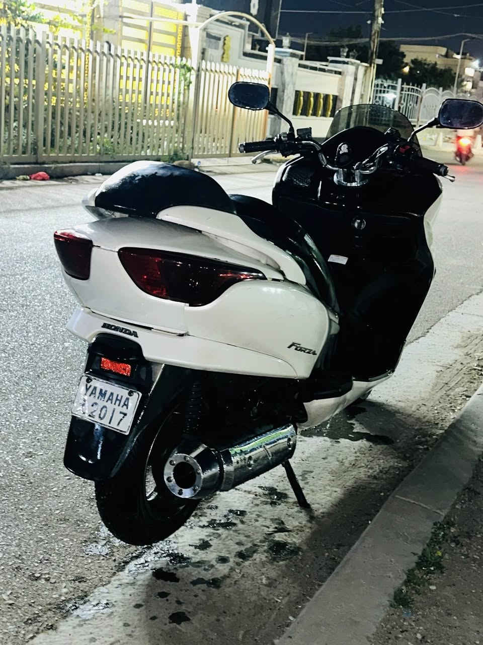 سلام عليكم شباب 👋🏻
بسم الله ماشاء الله رمضان كريم عليكم 

فورزه( 0.8 ) abs /للبيع لون ابيض دراجه 6كير 3تحويلات 

كير ومكينه كفاله دراجه تخبل ونصبتها بعد احلا 

بصمه

بيها سكيورتي(جهاز إنذار ) و Abs (مانع انزلاق) 

هيرترات(تدفئه بل يدات ) 

 

صالصنه بلادي صوتها طبيعي 

فقط صوت بالكلج يرادلها تصفير

رايدها (١١٠٠) يعني مليون و١٠٠ / وبيها مجال جدا بسيط 

مكان الدرجه بغداد الغزاليه شارع الضغط

متواجد ع خاص وهذا رقم تلفوني واتساب *********** ✨️👋🏻
