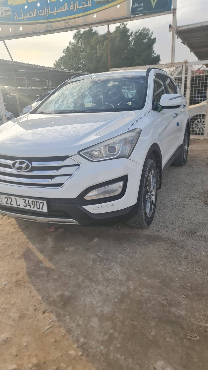 سنتافي موديل ١٣ سبعه راكب مكينه ٢٤٠٠ دوش ٣ قطع تبريد  تخم تاير حداديه جديده تبريد شغال جديد مواصفاته بصور بيه طخه جوه الباب الأمامي السونار مرفوق بصور السعر ١٤٥ وبيه  مجال ***********
بأسمي تريد تحويل تريد وكاله حاضر
