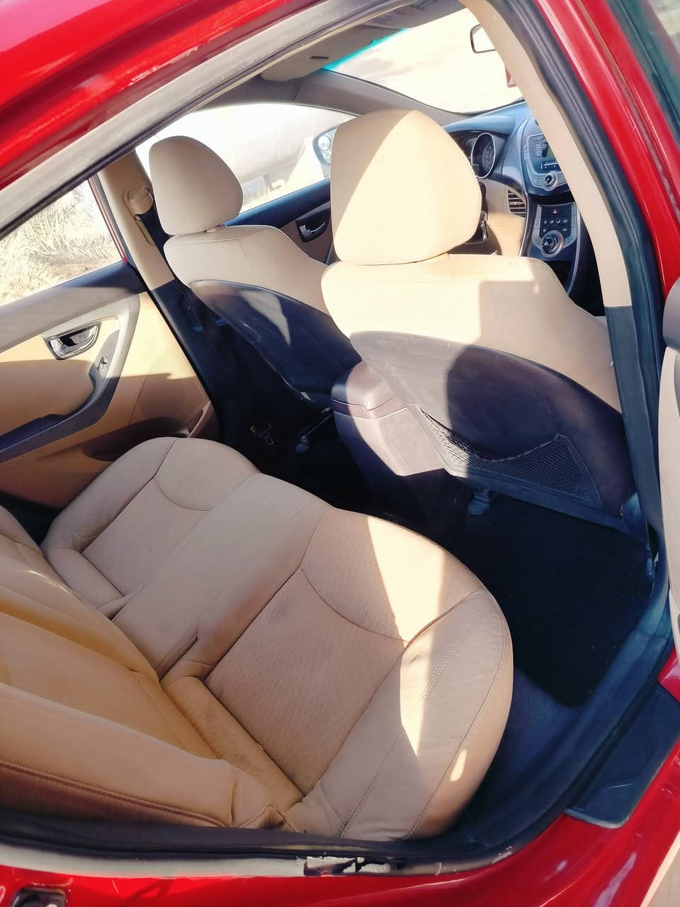 سلام عليكم الانترا للبيع
موديل14 
نص مواصفات 
رقم بغداد انكليزي 
بيها اربع قطع 
سعر107وبيها مجال 
مكان نجف
***********
