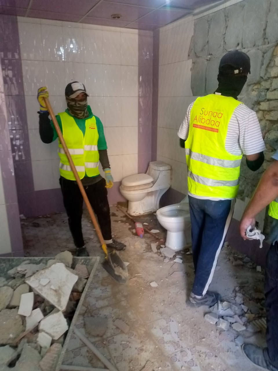 سلام عليكم
شغل تفليش ارضيه + صبه + جدران 
وشغل تصعيد مواد كادر عمل موجود 
شغلي فقط محافظة بغداد سعر مناسب 

هذه رقمي ‏‪***********‬‏ اتصال 

خادمكم فقط الاتصال كادر ابو علي
