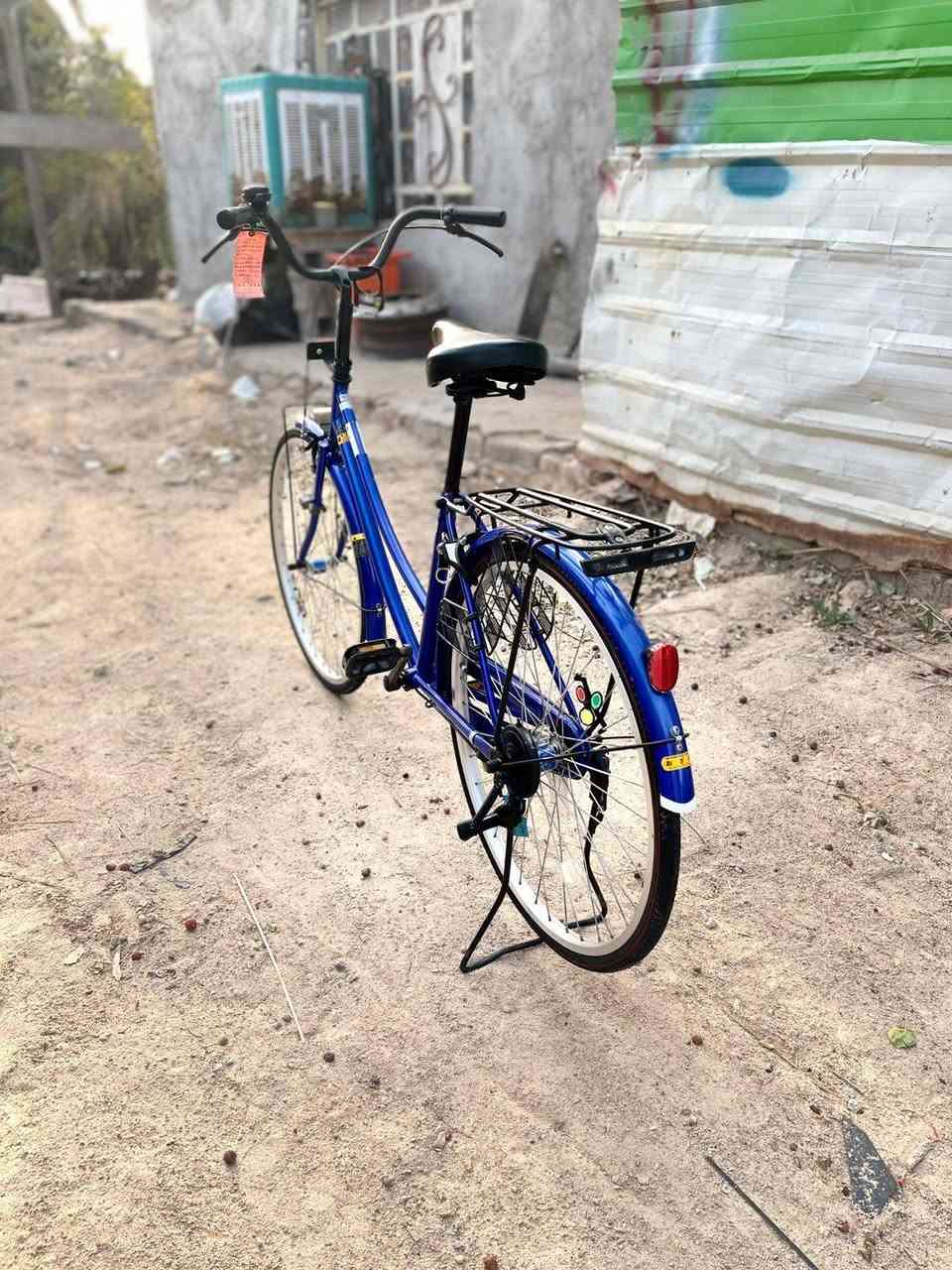 السلام عليكم باسكن مال حاويه بايسكل ياباني سانتوس حجم 26 موديل 2019 لون ازرق لماع السعر 120 وبي مجال قليل مكاني كوفه علوه الفحل رقمي ***********
