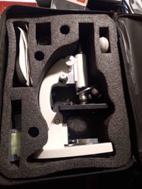 عندي مجهر تحليلات طبيةجديد غير مستخدم مع كافة ملحقاته السعر على  الوات...