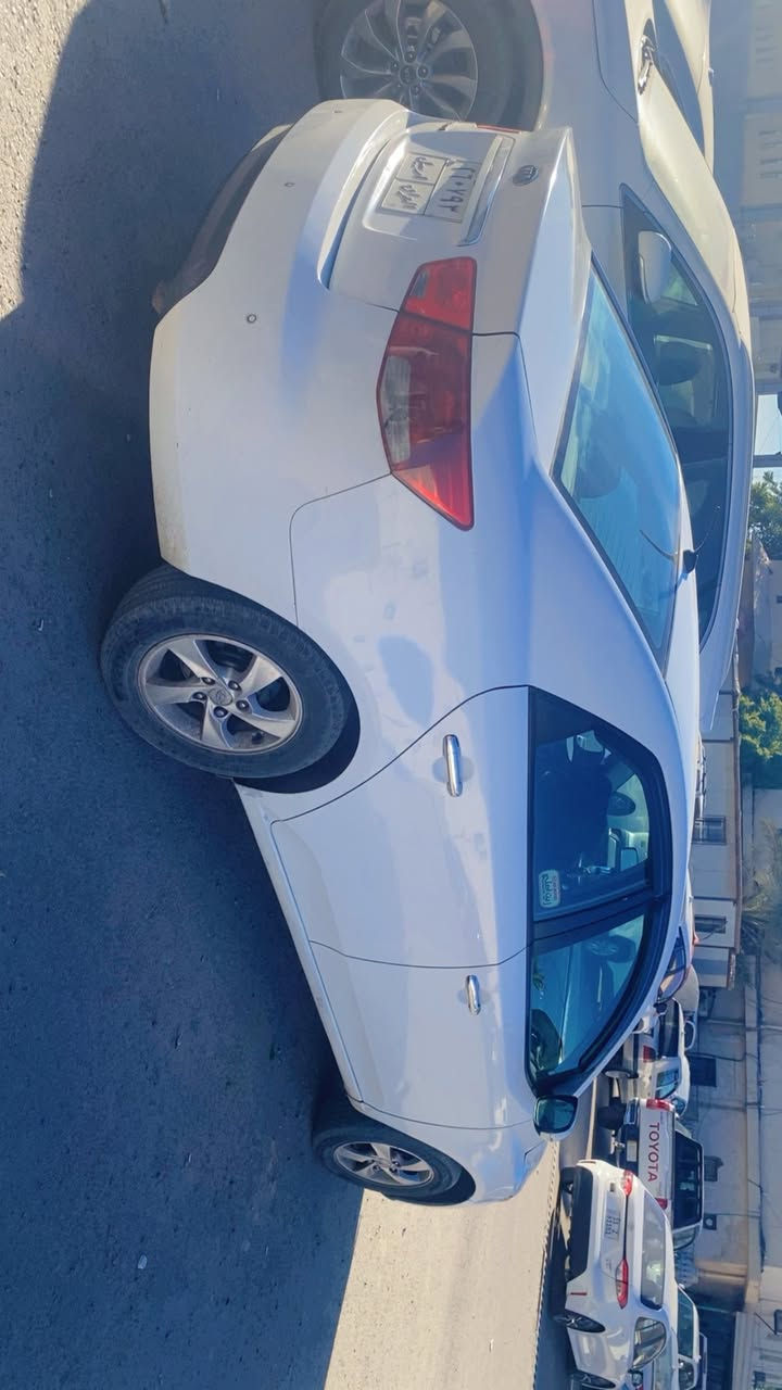 سيراتو خليجي 2012 بيها صبغ بس هذني الي مأشر عليهن وبيها تكحيلات محرك كير تبريد تدفئ خير من الله صدرها نضيف وتايرات نضيفة سنوية نافذه تريد وكاله تريد تحويل  السعر 88 بيها مجال مكاني بغدادالسعب مقابل  السطر القديمه مجال***********
مواصفاتها نص فول
حساسات خلفية
تحكم جهتين 
مري شفط + اشاير
كامرة دوارة
شاشه اندرويد
صالنصة رياضي
كير 6 نمر
تبريد بيانو
شفتات ستيرن
