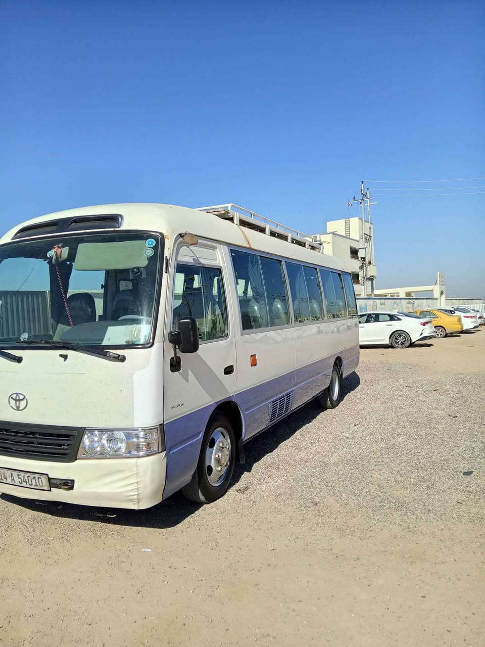 كوستر للبيع او مراوس نيسان أو هايسه من 20وفوك 2011مكينه وكير دوشمه نضيفه ويل ناصب السياره بيها صبغ قليل باقي التفاصيل *********** العنوان بصره شط العرب Singapore
