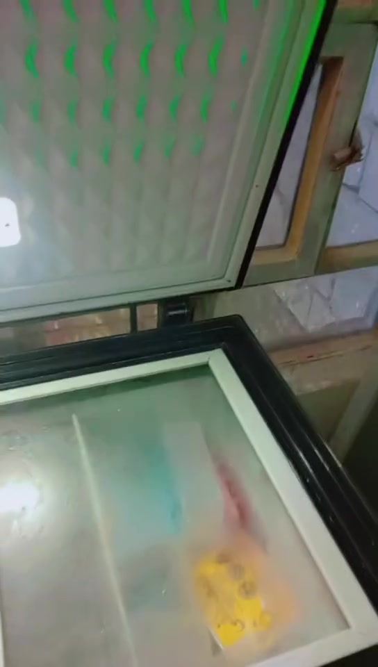 السلام عليكم مجمده للبيع مجمده نظيفه مستخدمه قليل مكلف بالنشر رقم ***********
