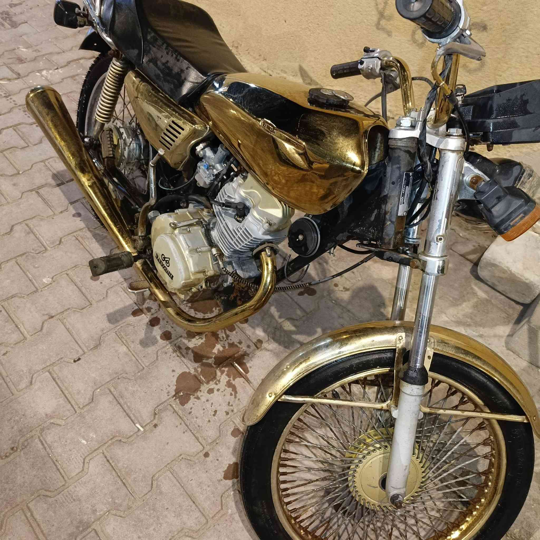 السلام عليكم دراجه 4 كير اوراق أصولي موديل 16  دراجه نضيفه ومامتعوب العنوان واسط  شيخ سعد 
سعره450وبيه مجال شراي بي خير ويدلل
للاستفسار أتصل ***********
