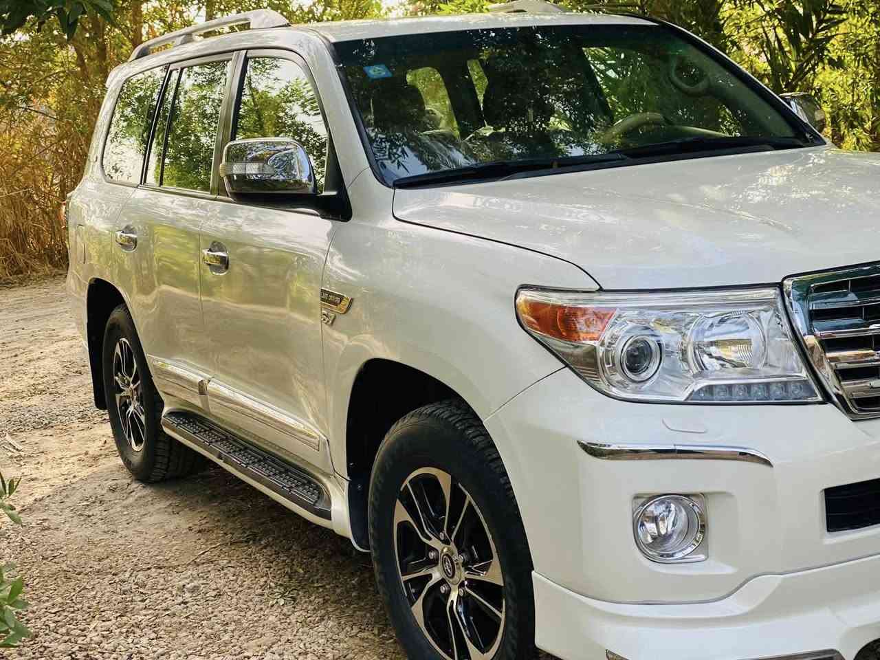 لاندكروزر 2010 بريم اصل 8 سلندر بية صبغ بين البابتين اثر شخط بدون دواخل وعلى الفحص
كير مكينة حدادية كلها مكفول
 رقم بغداد ماشية 160 وشرط الفحص 
تخم تاير جديد 
السيارة بأسمي تحويل مباشر بأسم المشتري 
مكان السيارة بابل 
اتصال فقط *********** 
السعر 297 بيها مجال بسيط
