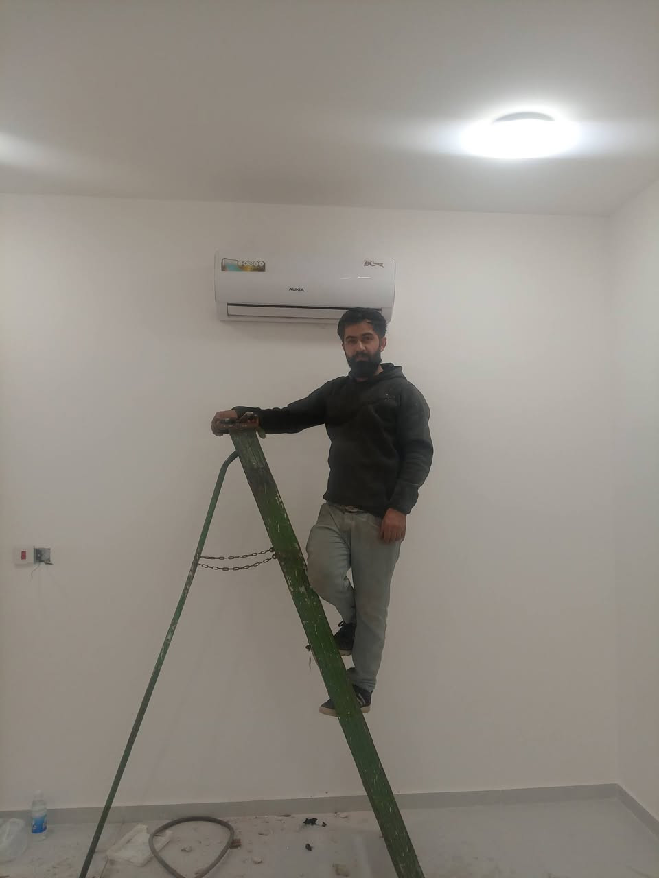 تم تنصيب مجموعة سبالت من ماركة اوكيا
الفني وسام البهادلي للتبريد
***********
***********
