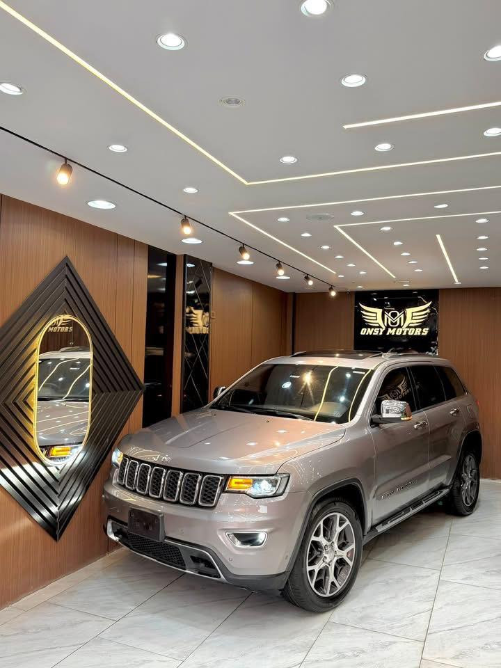 Jeep Grand Cherokee 

Model 2019

 96,000 KM

فابريكه بالكامل بدون جرام 

لا تحتاج مصروف نهائي 

للتواصل : 01211375505


**إذا كنت صاحب هذا الإعلان وتريد حذفه لأي سبب، رجاءا أرسل رسالة إلى الدعم الفني**