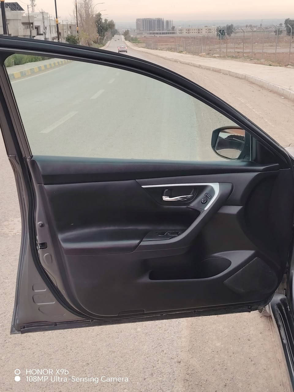 سلام عليكم نيسان التيما 2017 للبيع مواصفات الsتحكمات ستيرن كشن كهرب بصمه أبواب تشغيل عن بعد كامره طخم تايرات جدد تبريد ثلج حادثها قطعتين جاملغ ونص بوند سعر120وبيها مجال للطيبين رقم ***********
