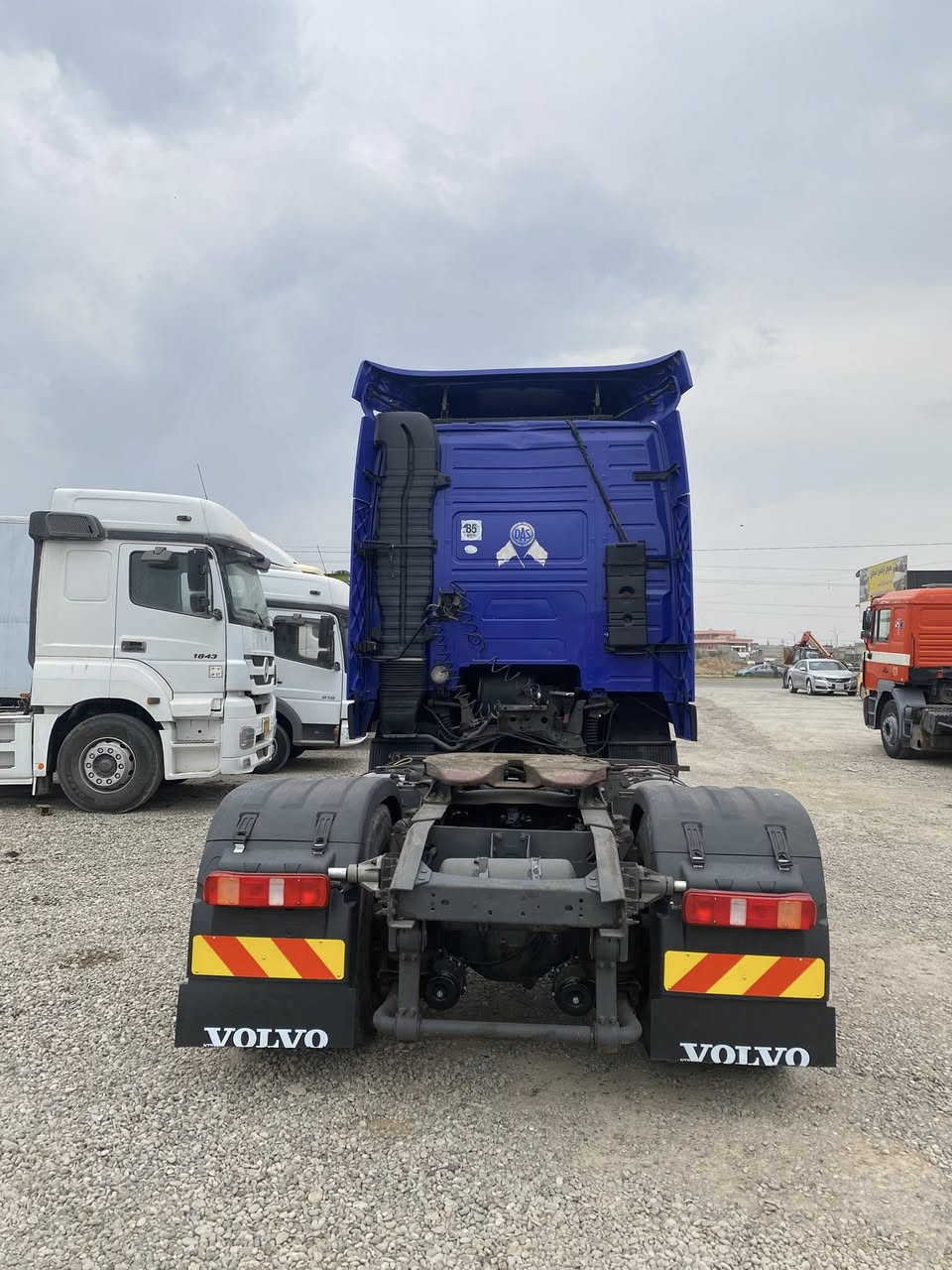 للبيع : فالفو 

 قمارة 3 خطوط بدون صبغ مثبت بالسنوية فلات 3 محاور تك تاير و كير ومحرك واكسل وقمارة بالشرط 

كير / عادي

رقم / أربيل 

موديل / 2001 

سعره / 125$

***********

***********

عنوان / في معرض رافدين المركزي 

عنوان / كركوك معارض شارع المطار مقابل جسر حزيران
