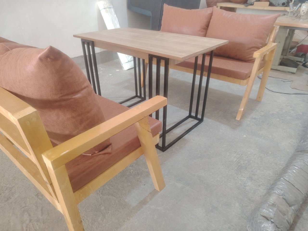 من ورشة العمل تم تجهيز جلسات مطعم + طاولات وسطية
للتواصل معنا/ ***********
