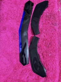 عندي لحية امامية لسيارة هوندا سيفك قيم وأخذ 07705604593