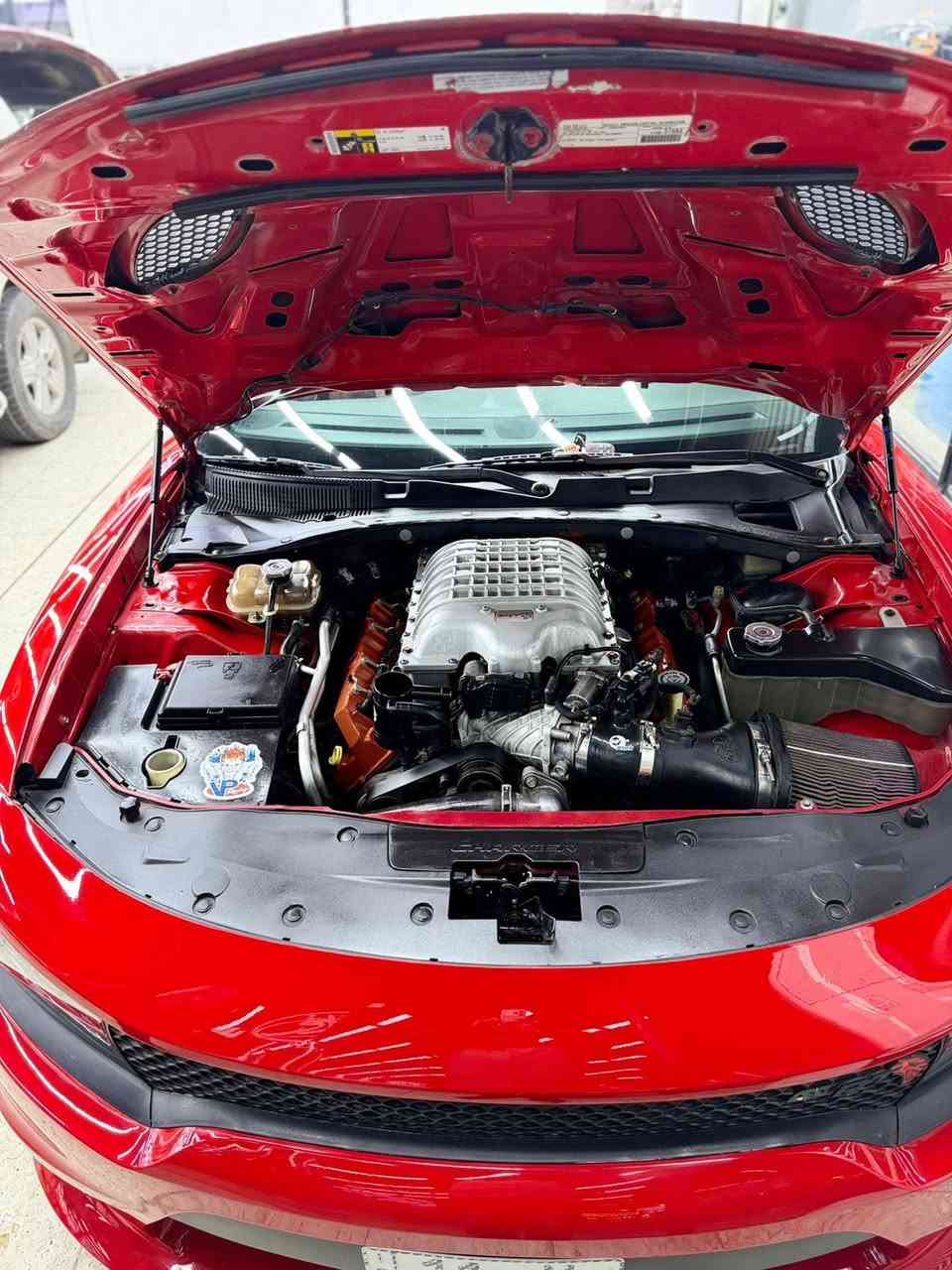 تشارجر 2016 هيلكات رقم بغداد بأسمي 
حادث سياره موضح بلصور 
ادامه كامله مسوي للسياره تخم تاير جديد 
حداديه امامي خلفي جديده اكسل جديد 
دركه Rbm اخر صدار بعد هواي شغلات بيه
مكان السياره بغداد حي الجهاد 
السعر 265$ وبيه مجال
***********
