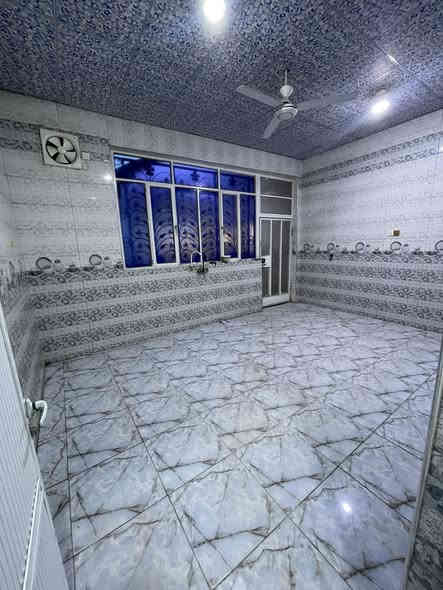 يت للإيجار بحي الاصدقاء 200 م
غرفتين واستقبال وصاله ومطبخ وصحيات وكراج
 الايجار 650 الف شامل الكهرباء والماء 
للاستفسار :*********** 🔥
