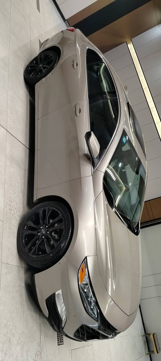 السلام عليكم 
ماليبو 2023 بريمير بلاك اوتو بارك 
محرك 1500 تيربو 
فول الفول كشن جلد تدفئه تبريد 
اوتو بارك حساس 360 مري قلاب تعتيم ذاتي 
رادارات 360 شاشه ديجتل 
لايت زنون اصلي كشافات
تبريد قطتين امامي خلفي 
مناخ منفصل 
تشتغيل عن بعد 
تخم تايرات 4 جدد 
ترحيب عند الاقتراب 
فول تحكم استيرن 
ستيرن هيتر 
وبعد هواي بيها مواصفات
قليل منها بلعراق اوتو بارك 
رقم بغداد الدولي 
حادث بابتين وجاملغ خلفي تعمير درجه اولى 
1g1ze5st8pf128015 رقم الشاصي 
مكانه بغداد 
السعر 166 وبيها مجال 
واتساب ***********
