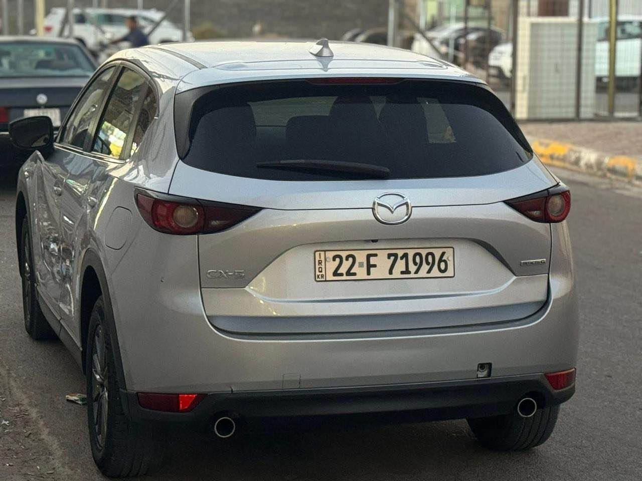 مازدا 🇯🇵 cx5 
موديل 2020
للبيع او مراوس 
رقم اربيل هزه وفحص جديد بأسمي
بصمه كشنات جلد تدفئه بالكشنات 
تبريد قطعتين ثلج .. كامره دواره شاشه وسطيه كبيره
تحكمات استيرن رادارات مثبت سرعه شاشه كبيره 
صور الحادث مرفق مع الصور قطعتين وربع من البنيد صبغ بدون دواخل ولا شاصي ولا لغد 
سعر 139 وبيها مجال 
مكانها بغداد الكرخ
***********

‭٠٧٧٧ ٥٢١ ٣١٢٦‬ بغداد, العراق
