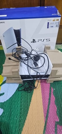 بلي5 سليم • ذاكرة ١تيرا • ملحقات أصلية