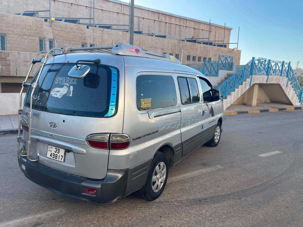 بعد الصلاه على النبي كاش
3500بسعر حرق
باص ستركس دب  
موديل 2005
 حبة بلادها
فحص كامل 
الفحص جيد جيد قصعه ولا ملاحظه بودي نهاين ماتور جديد نازل على الرخصه  25 
مرخص شهر 11 طويلة 
..
دهان الشركه غرفة الشركه كرتونه ولا نقره كراسي كامله سنتر لوك قفل مركزي على سرعه KM40
مشيه ولا صوط ولا طقه نهاين اكسسواره كامله فل الف باص بحاله الحره الله يطرح البركه لا صاحب النصيب الرجاء قراء الإعلان جيد قبل الاتصال الباص  التليفون0772533107


**إذا كنت صاحب هذا الإعلان وتريد حذفه لأي سبب، رجاءا أرسل رسالة إلى الدعم الفني**