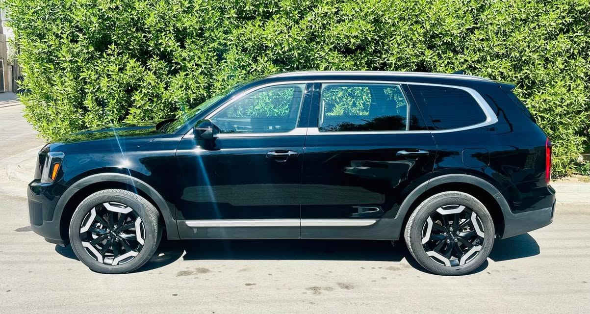 السلام عليكم 
كيا تيلورايد S موديل 2025 
ماشيه 5000 يعني بعده بحاله الزيرو 
محرك سته سلندر 3800
رقم أربيل بأسم شركه تحويل وكاله ثاني يوم 
وارد امريكي حادثه امبدل جنطه نفس اللون السياره بدون لا صبغ ولا بارد ولا شخوط ولا رصعات صور الحادث بل منشور  سياره جديده بعده بحاله الزيرو 
مواصفاته:- بصمه ,فتحه ,كشن خلفي منفصل ,رادار امامي خلفي جانبي ,مقاعد كهرباء ,مقاعد تدفئه ,لايت زينون عالي ناصي ,حساسات خلفيه ,كامره خلفيه, دشبول ديجيتال متصل ,جنطه كهرباء  ,اشاره بل مري ,تحديد مسار 
مكان السياره المنصور 
السعر ( 335 ورقه )
***********
