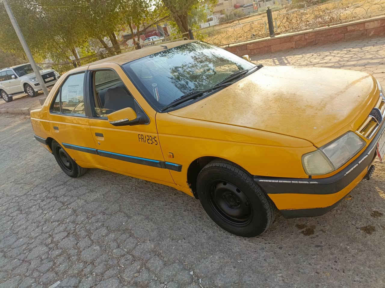 السلام عليكم بيجو 405موديل 2010 جاهزه كير مكينه تخم تاير باتري جديد السعر 26 وبيه مجال ترهم مراوس*********** لسكن واسط مركز مدينه أبو السنويه جاري
