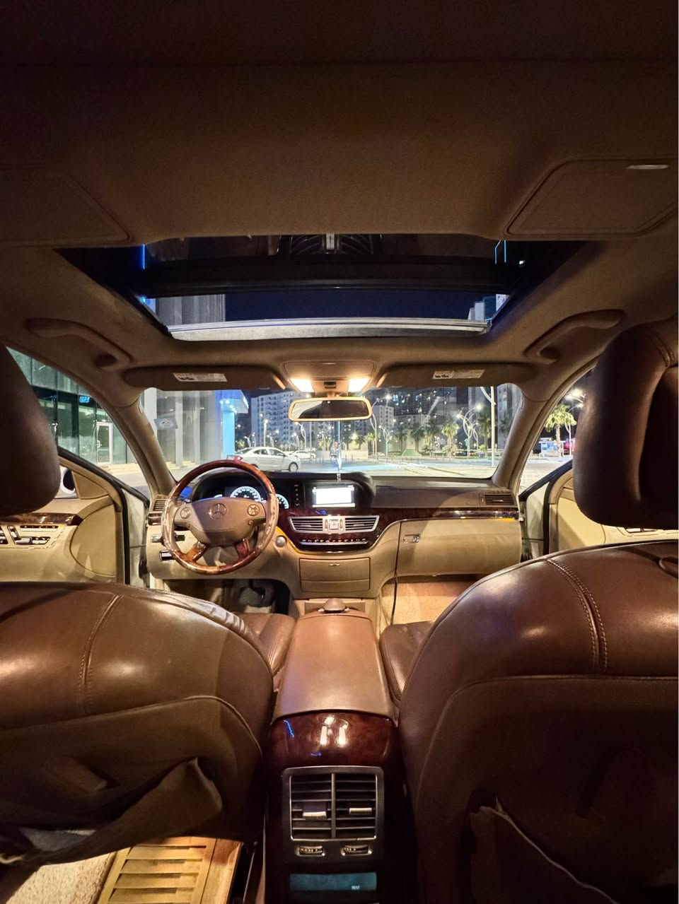 Mercdes S clas V6 350 model 2009 vip
مارسدیس س کلاس مەکینە ٣٥٠  ٦ پستۆن مۆدیل ٢٠٠٩ سپی
فول فول قەپات ماسەفات مەلەکی 
پانۆرامە ٥ پەردە vip بەسمە دەرگاکان بەسمە هەر ٤ دەرگا شەفت سندوق کارەبی شەفت هەر ٤ کوشن کارەبای سارد و گەرم کوشن خەزن ئاونیە کارەبای ئۆتو سوکان کارەبای وڤۆلیۆم و فۆرمیکە گیج ئلکترۆنی تعديل سرحه هەروەها جوپە جوپەکانی بەشەرت تەبریت مەرکەزی تەبریت ٢ زۆن ٥ پەردەی دواوە کوشنی پشتەوە هەمووی ساردو گەرمو کارەبای ٤ تایەو ویلی مایباغ لەسەرە تایەکەن لۆکن سیرڤسی کاملم کردوە هەتا رۆنی مەکینەی بەشەرت تازە گۆریمە تەبریت گیر مەکینە هەمووی بەشەرت تەقو رەقی بەشەرت دەحامی لۆ دەحامی بەشەرت گیر لە سوکان گیر تۆماتیک و عادی سپۆرت و نۆرمال هەر ٤ جامی پۆلۆ رایس بیلدی دۆسەو دەحامی amg هەتا بلی سەیرەکی جوان و خاوینە هیج نەقوستانی تیدا نیە رەقم بغدايه سەنەوی پلستک هەتا ٢٠٢٩ نویە مالی مەدەنی و دزیاری بەشەرت
٤ پارچەی بەس پەمپە بی لیدران بی دعم بەشەرت هەمووی سحری ١١٢ وەرقە مەجالەکی برایانە.. رەوقم تەلەفون *********** واتس ئاپ کۆرەک ڤایبەر*********** أربيل, العراق
