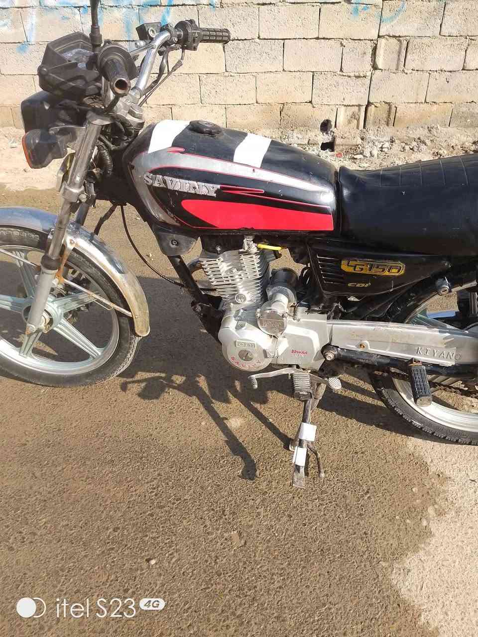 السلام عليكم للبيع دراجة سيفان 19كامله مكمله اوراق ومحرك خير من الله وكهربيات كامله   المكان المفرق  *********** سعر 400بيهه مجال قليل
