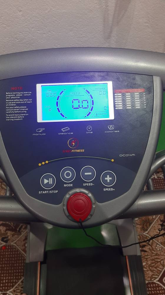 مشاية رياضية كهربائية للبيع
شغالة وما بيها أي خلل
شاشة تبين السرعة والوقت والمسافة والسعرات الحراريه
مناسبة للمشي والركض بالبيت
نظيفة استخدام شخصي
السعر 500 ألف
للأستفسار خاص عمارة, ميسان


**إذا كنت صاحب هذا الإعلان وتريد حذفه لأي سبب، رجاءا أرسل رسالة إلى الدعم الفني**