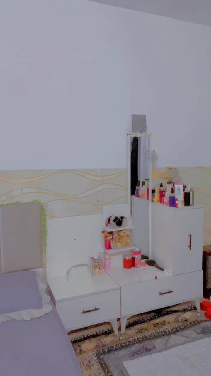 البيع غرفه 5 قطع اي ضرر مابيهه السعر 400 وبيهه مجال المكان بغداد العبيدي الاستفسار رقم الهاتف واتساب *********** ***********
