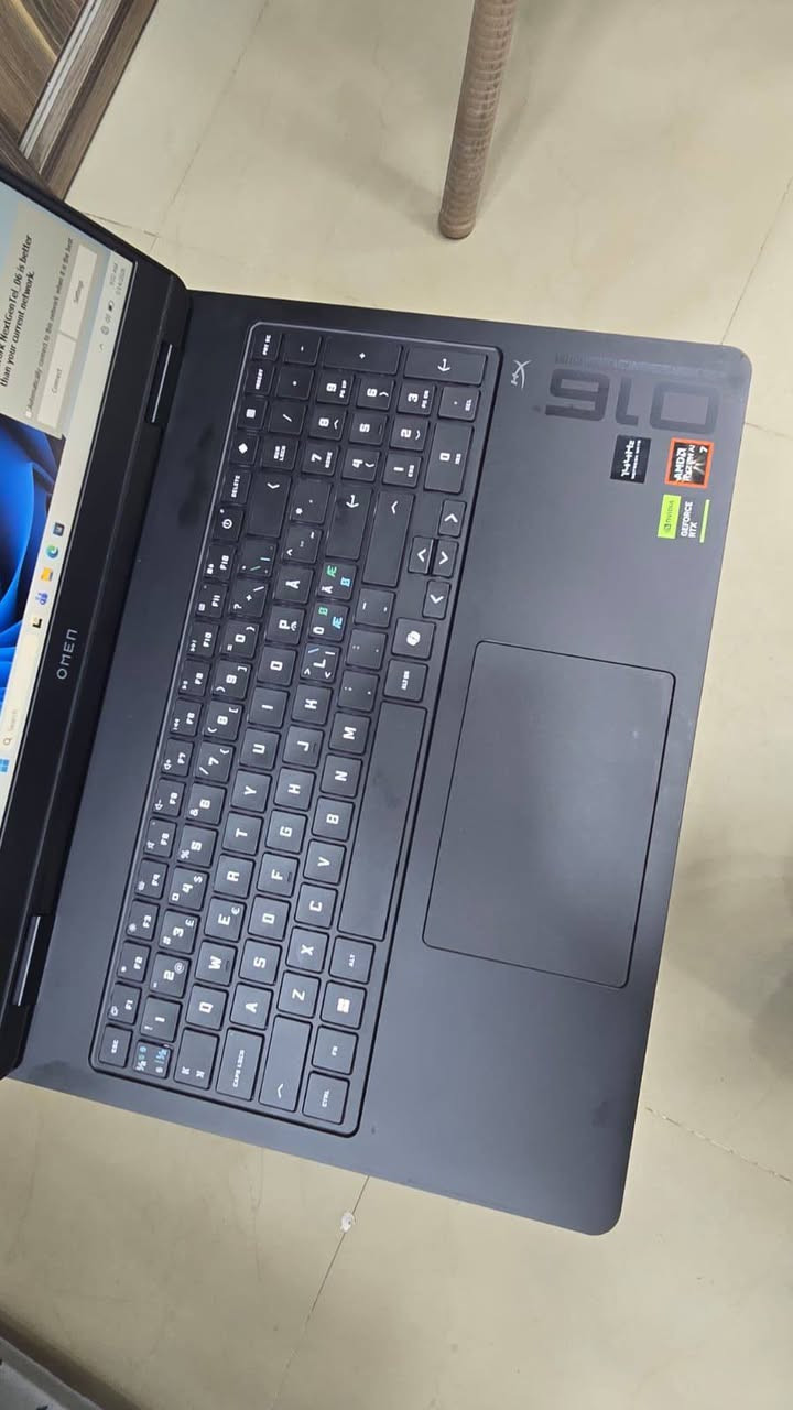 🔥 HP OMEN 16 Gaming Laptop
حالة ممتازة جدًا – أداء قوي للجيمينج والشغل الثقيل 🔥

✅ المواصفات:
• Processor: Ryzen AI 7 350
• جيل حديث بتقنيات AI
• RAM: 16GB DDR5
• Storage: 512GB SSD NVMe M.2

🎮 كارتين شاشة:
• NVIDIA RTX 5060 8GB GDDR7
• AMD Radeon Graphics

🖥 الشاشة:
• 16 Inch FHD
• 144Hz Refresh Rate
• ألوان 100% sRGB
• حواف رفيعة Infinity Display

⚡ المميزات:
• USB Type-C
• Wi-Fi 6
• Bluetooth 5.1
• Camera HD

🔋 البطارية والشاحن الأصلي موجودين
🛡 ضمان 3 شهور بفاتورة
🚚 شحن لجميع المحافظات والدفع عند الاستلام متاح

مناسب للجيمينج – المونتاج – الجرافيك – البرامج الثقيلة 💯


**إذا كنت صاحب هذا الإعلان وتريد حذفه لأي سبب، رجاءا أرسل رسالة إلى الدعم الفني**