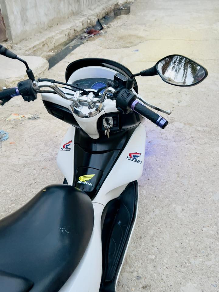 سلام عليكم 
دراجه بيس اكس جيل اول ياباني

اوراقها +منفيس موجوده 
دراجة مكفوله 
حساسات كهربائيات اشاير +عالي ناصي 
كلها شغاله حساس زدحام +حساس استان 
كله شغاله 
جيب فيتر وتعال افحص .

العنوان حي النصر  .السعر 1350 
 قمي. ***********
