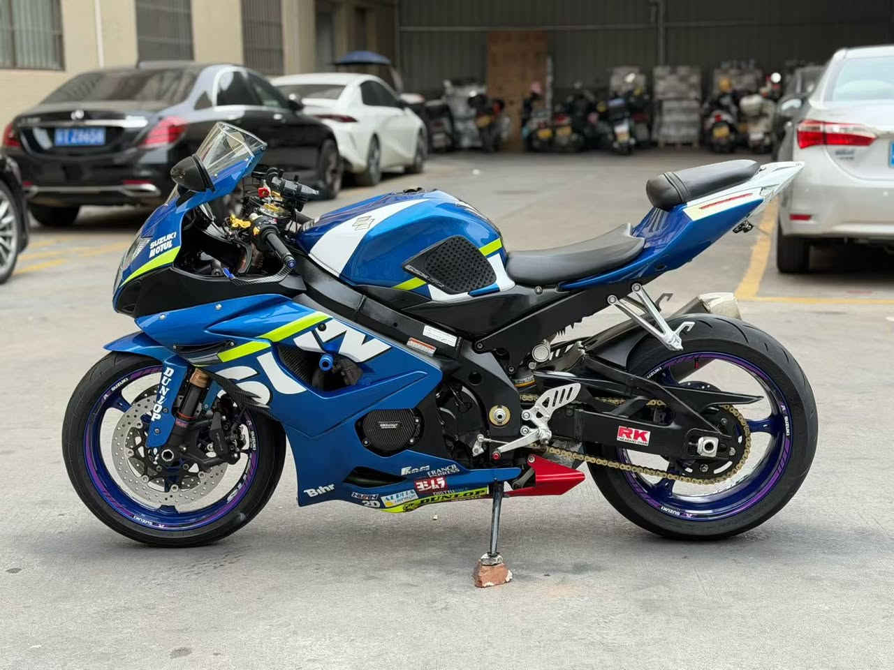 ‏GSXR1000CC
2006
35ورقە
ضمان  محرك گير بدون حادث
هزا دراجه بل خارج 
بعد ٤٥-٩٠ من دفع وصل سليمانيه
***********
***********
اعزا كرام كل دراجات بل خارج بعد ٤٥-٩٠ وصل 

أعتذر إن تسببت هذه المنشورات في مشاكل لبعض الأشخاص.

أي شخص لديه شركة نقل في الصين أو اليابان، سأرسل الدراجة النارية إليه. جميع الدراجات النارية أرخص.
٥٠٠$
وبالمناسبة، هذه الأسعار صحيحة.

لقد صُدم بعض الناس بشدة، يا أعزائي.

أؤكد لكم أنني سأجعله أرخص آنشالله 
شكران للمدير كروب

‏https://www.tiktok.com/@madeinjapan919?_r=1&_t=ZS-92jOpMF0D3q

‏https://www.tiktok.com/@samuraiskill1?_r=1&_t=ZS-92jOrywJb6u
 یمکن تابعنی علی تیک توک
