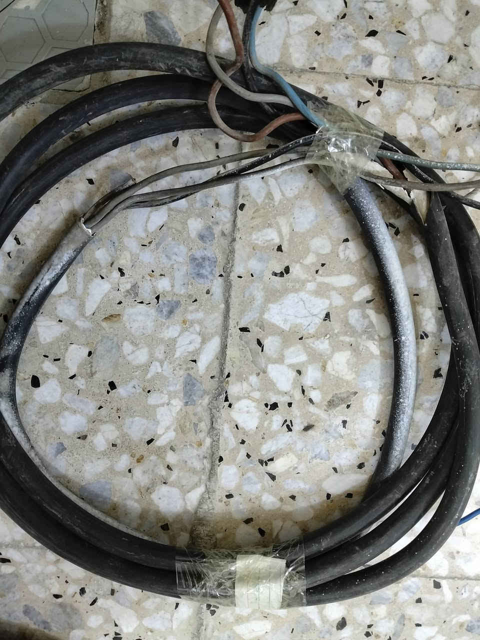 2لفه فنار+نص لفه السعر100
6متر كيبل4*16

2متركيبل4*16

5متركيبل4*10

سعركيبلات كلهن75لف
رقم تليفون ***********
