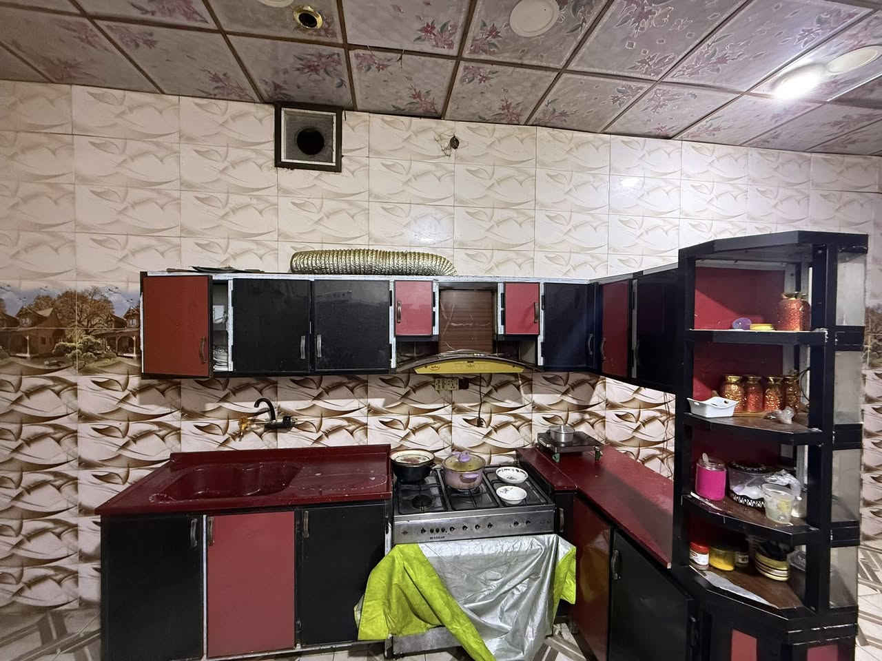 كاونتر مظيف مستخدم  سعره 650 وبي مجال عنوان البصره كرمة علي الرقم ***********
