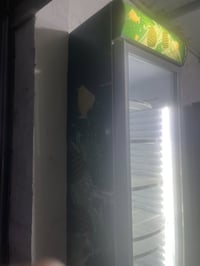 ثلاجة • مستخدمة سبوعين • الزعفرانية بغداد