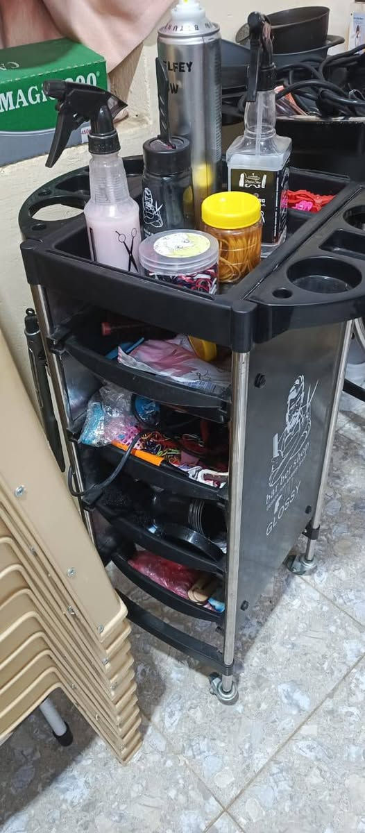 السلام عليكم 

مكلف بل نشر

 للبيع غراض صالون 

الغراض موجوده يم صالون ياسمين 

الاسعار أسفل صوره

واي استفسار اتصل على رقم ***********
