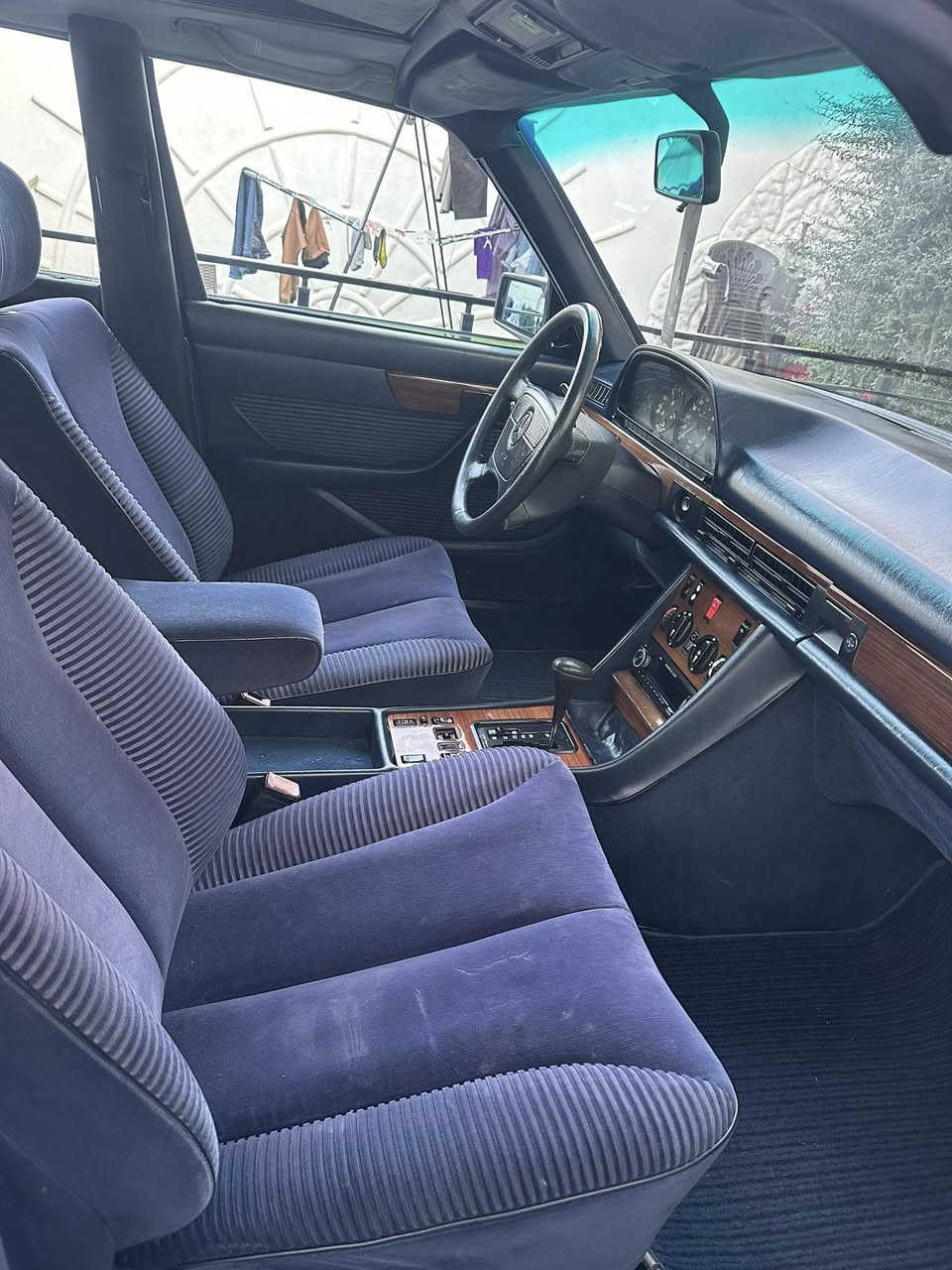 يالله 🌺سعر105 $ بيه مجال ***********    1990   300 باب قصير
