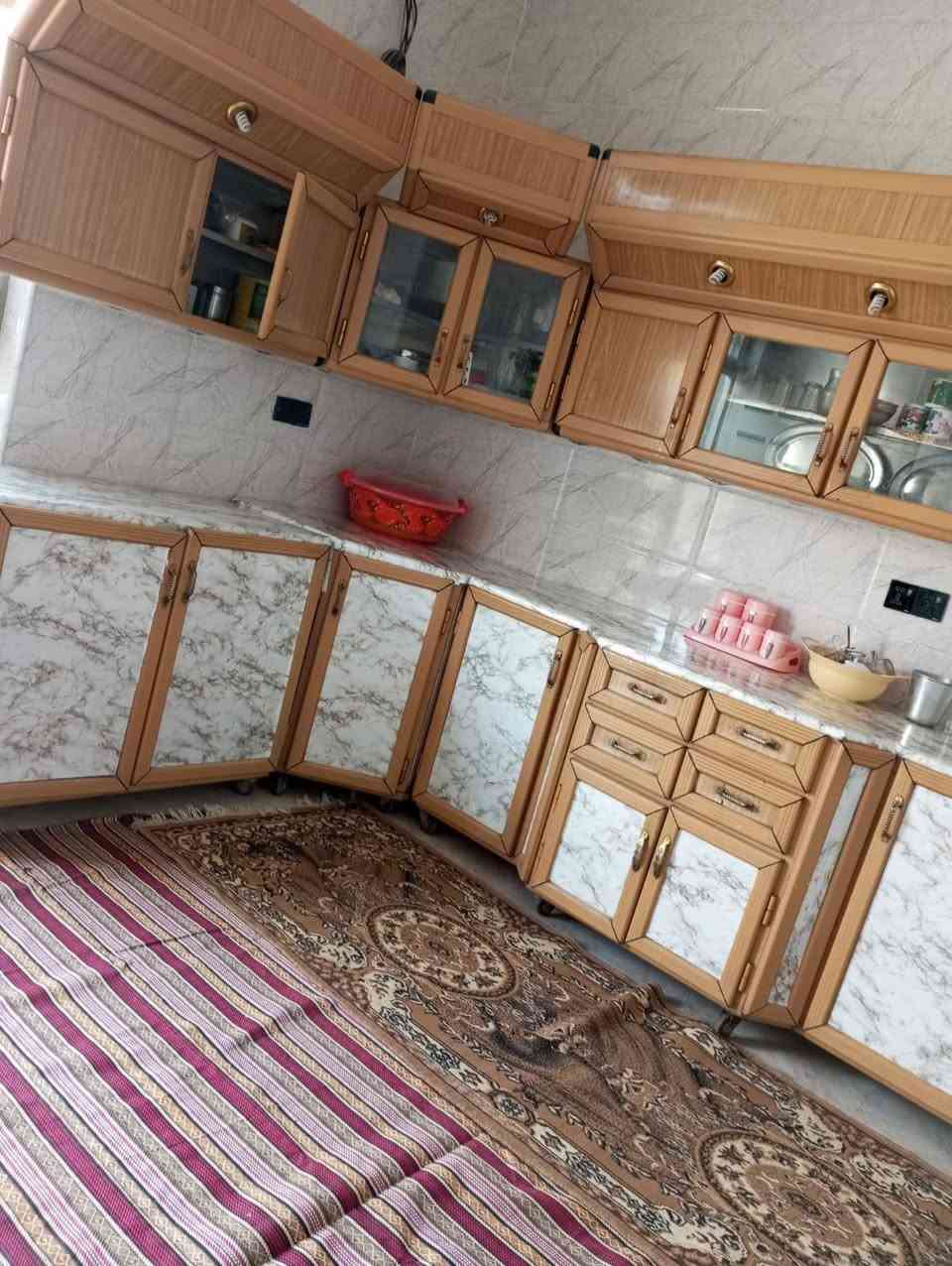 السلام عليكم كاونتر بحاله جيده للبيع سعره ٤٥٠ وبي مجال مكاني حجي هندي رقم ***********
