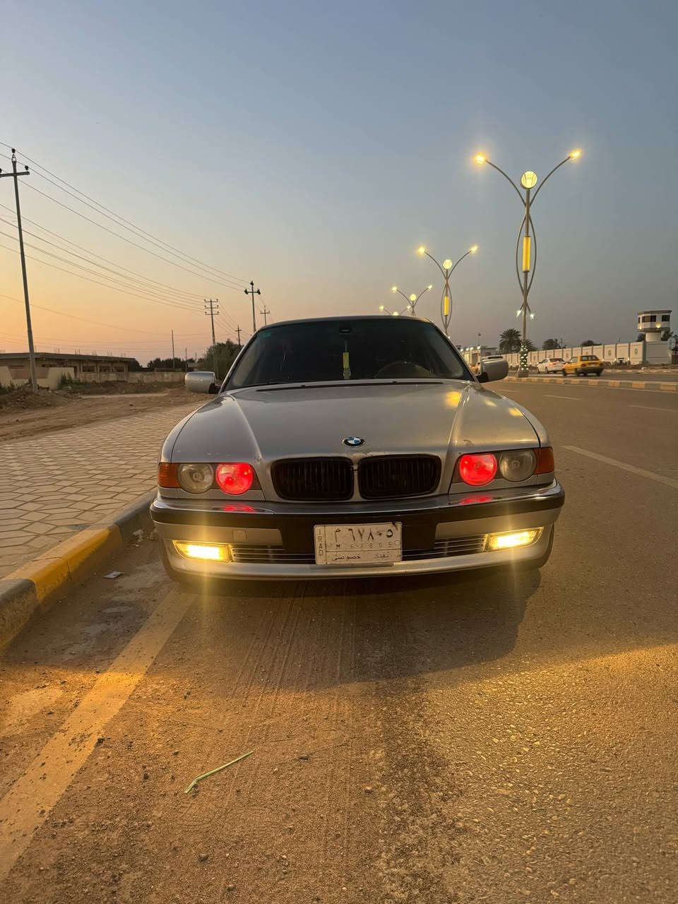 السلام عليكم  
خفاش 1997 محدث 2000
السعر 60
***********
