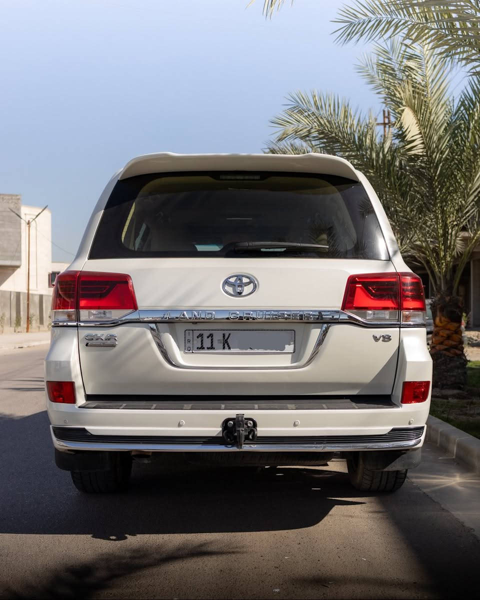 السلام عليكم ورحمة الله وبركاته
لاندكروز ساز ٢٠١٩ بسمي رقم بغداد دولي
٨ سلندر ٤٧٠٠ 
جميع الصيانة بالوكالة 
تخم تاير دلوب جديد
ماشية ١٣٠ الف 
السياره بيه صبغ اماكن
السعر ٤٨  قابل للتفاوض
المكان بصره / بغداد
رقم التلفون *********** - ***********
