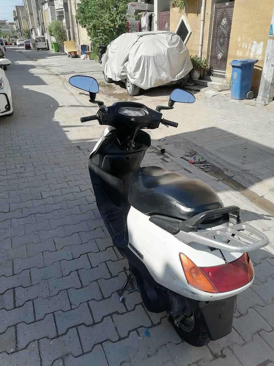 السلام عليكم
سبيسي للبيع دراجه نظيفه كاملة مكملة كلشي شغال بيها نقص الباتري فقط مكينه نكرة شلعة ومعدل مابيها تبخير ولا ضعف بالمكينه/ السعر 300 
عنوان بغداد الحرية
***********
