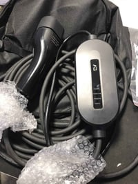 شاحن سيارات كهربائية • جديد • حجز خاص