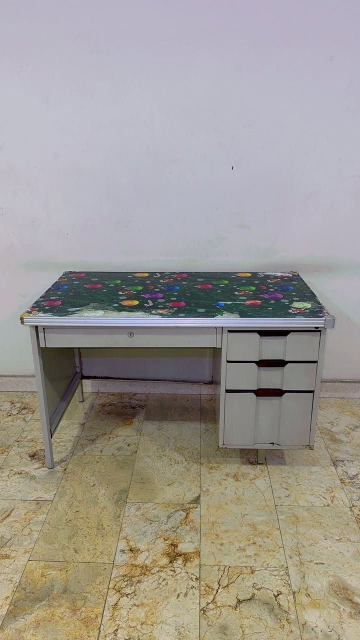 ميز مكتبي حديد نضيف طوله 130 عرضه 75سم سعره 50 الف بغداد حي دراغ


**إذا كنت صاحب هذا الإعلان وتريد حذفه لأي سبب، رجاءا أرسل رسالة إلى الدعم الفني**