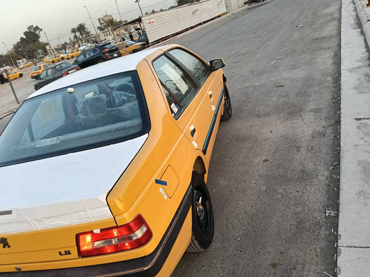 السلام عليكم بيجو لميس 2016 دشبول عالي السياره كفاله عامه ما عدة جاملغ امامي مصبوغة بدون ضربه سيارة وضع شركه كله بلاد حتى دعاميات بلاد لاخياس بيه ولا تنكيد بيه سياره احلى من الصور تجي وشوف بعينك هيئه غرامات مصفره تحويل ثاني يوم صفاح موس شرط تراي زيرو كير مكينه جدد صدر امامي خلفي جديد تدفئه تبريد ثلج تخم تاير جديد باتري جديد سياره جاهزة للخير كبل للشارع السعر خاص وتدلل ولموشراي لايتصل فدوه الوجك المكان بغداد حي القاهرة للاستفسار ***********
