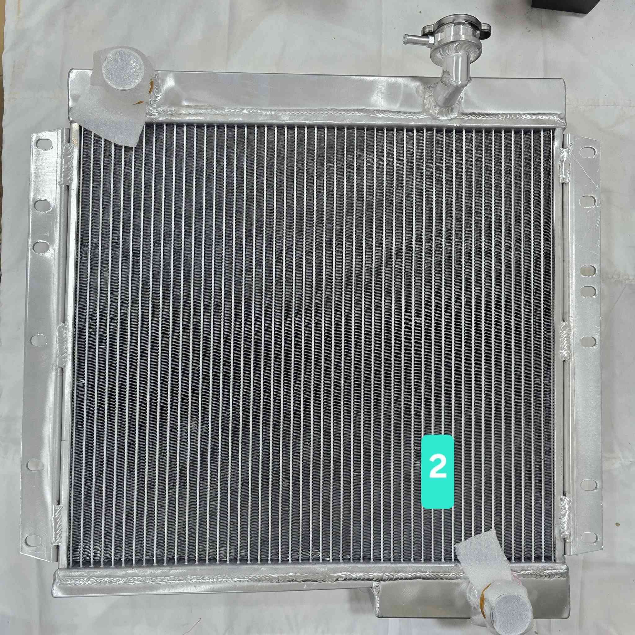 قطعتين راديترات 
٣ خانات القياسات واضحة امامكم
***********
